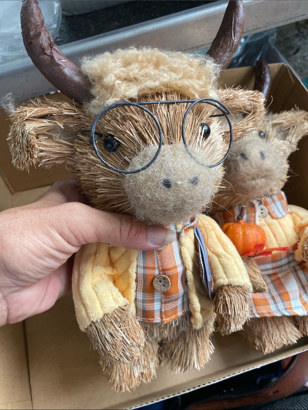 Harvest Rustic Sisal Cow Couple - Picture 9 of 13